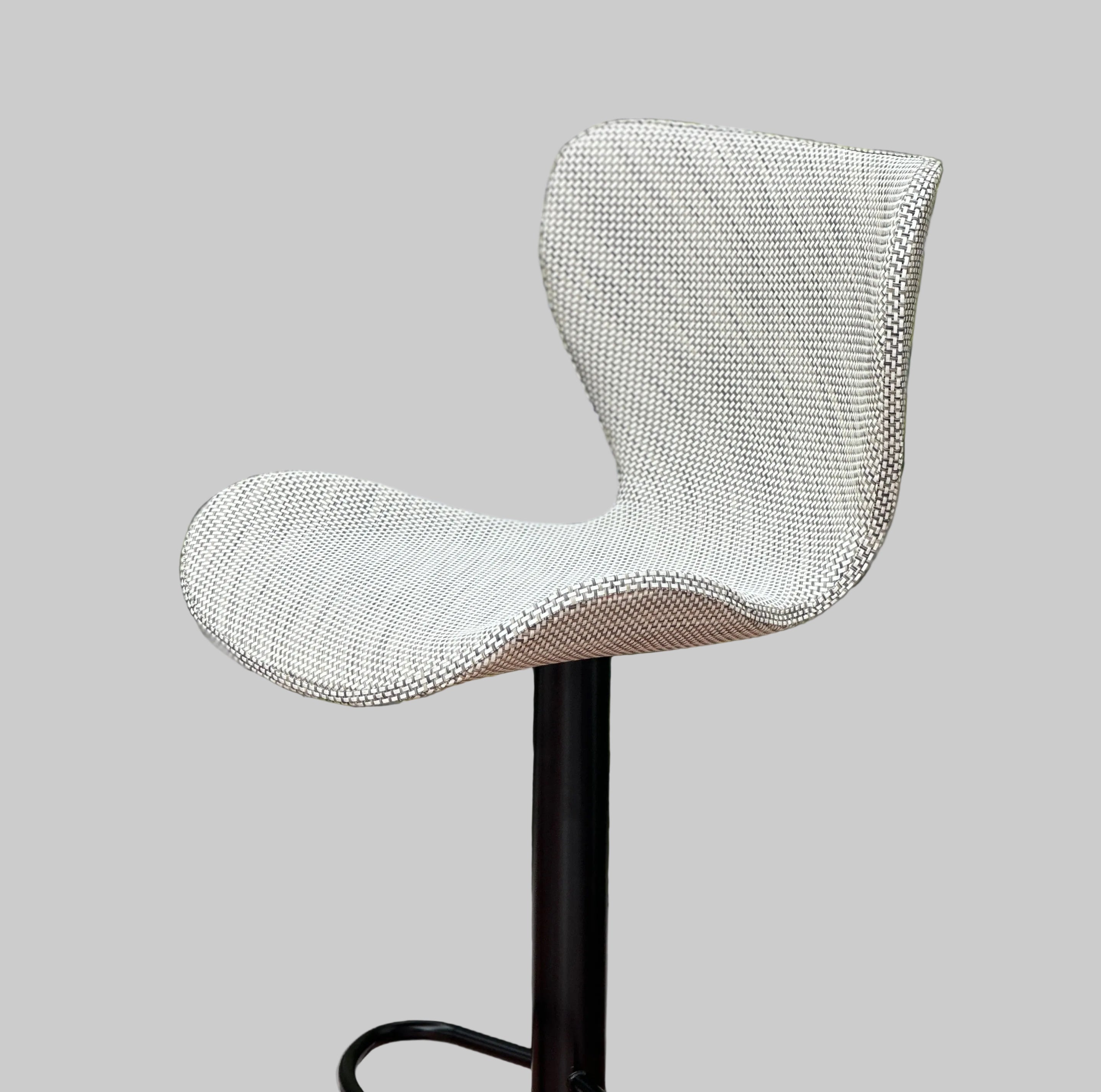 Chaise de bar Prestige Wingback — vue rapprochée, surpiqûres décoratives