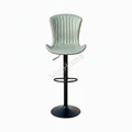 Tabouret de bar Monark vert sauge vue de face, assise rembourrée